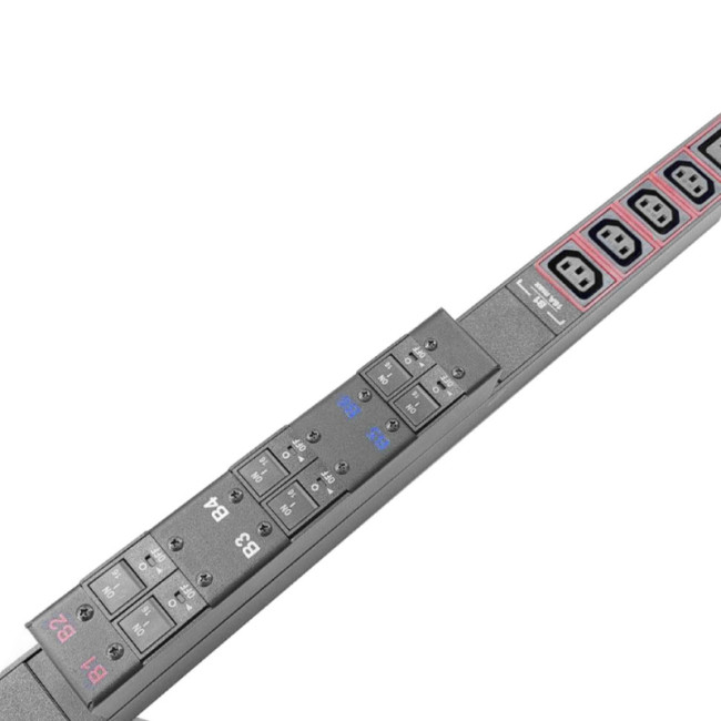 Блок розеток трехфазный вертикальный, 36 розеток C13, 6 розеток C19, 32A Блок розеток трехфазный вертикальный, 36 розеток C13, 6 розеток C19, 32A